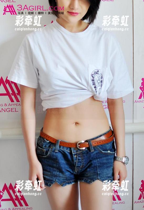 不装可爱直接来，3Agirl图集里的小辫子姑娘，我只想赞叹！需要点资源吗？