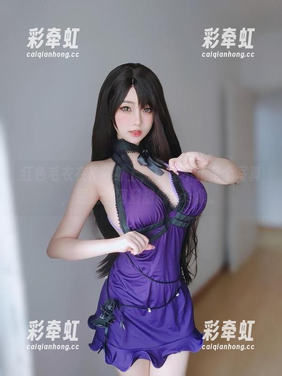 红色毛衣在K酱身上，毕竟不止是个写真，更是全网最甜的cos集。