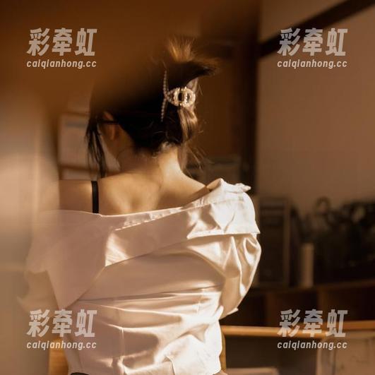 Leah梓未 下载就对了,谁说蓝色妖姬只在眼前?Leah梓未可是派对提醒!