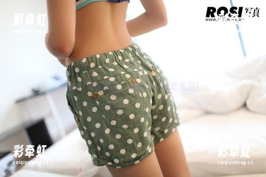 ROSI写真 ROSI海边美图,私拍妹子勇敢秀腿!