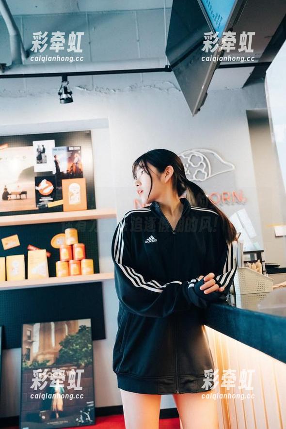 美图怎能少：Sonson(손손)的美足，让你有力量去追逐假期的风！