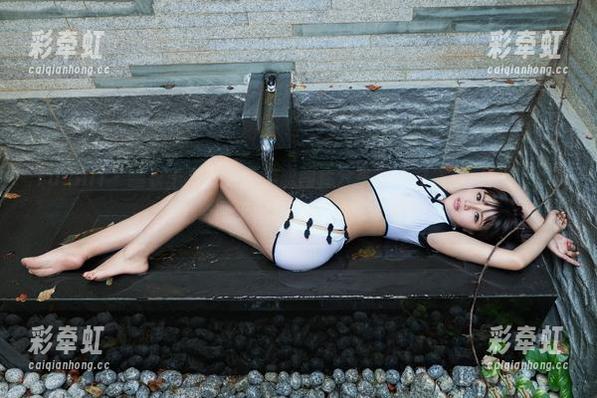 TuiGirl - 睡衣千万种，何奕恋图库分享：这时候就问你，还敢说亲密无间需要全副武装吗？