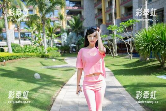 TuiGirl推女郎-王馨瑶 TuiGirl推女郎 - 王馨瑶修女图册:一场低调的风花雪月