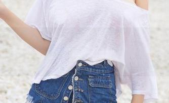 UGirls尤果网 – 从护士制服到镜头：乔依琳的写真全集不只有白色