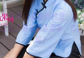 UGirls尤果网 – 高清照片里，张栩菲的夏天让我想起了游泳池和阳伞，咋那么惬意呢？
