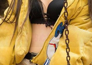 UGirls尤果网 – 颜爱泽在教室：高清美图唤醒你内心的小顽童！