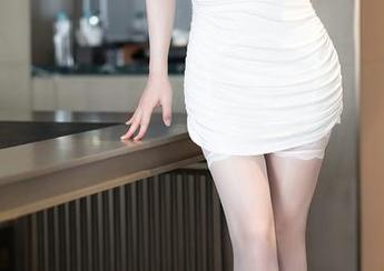 XIAOYU语画界 – 免费美图，王馨瑶yanni的白裙子在风中翩翩起舞，真像仙女下凡！