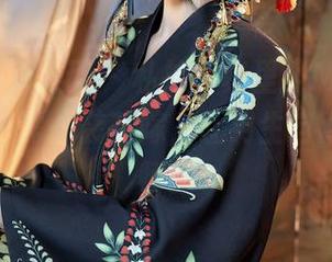Xiuren秀人网 – 私拍写真里，Mieko林美惠子只需一袭花嫁，让男生自愿做摄影师！
