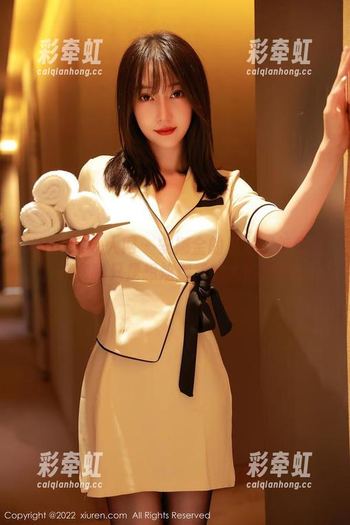 Xiuren秀人网 - 安娜金的私拍：裤里丝，其实我只是想炫耀我的大腿肌肉！