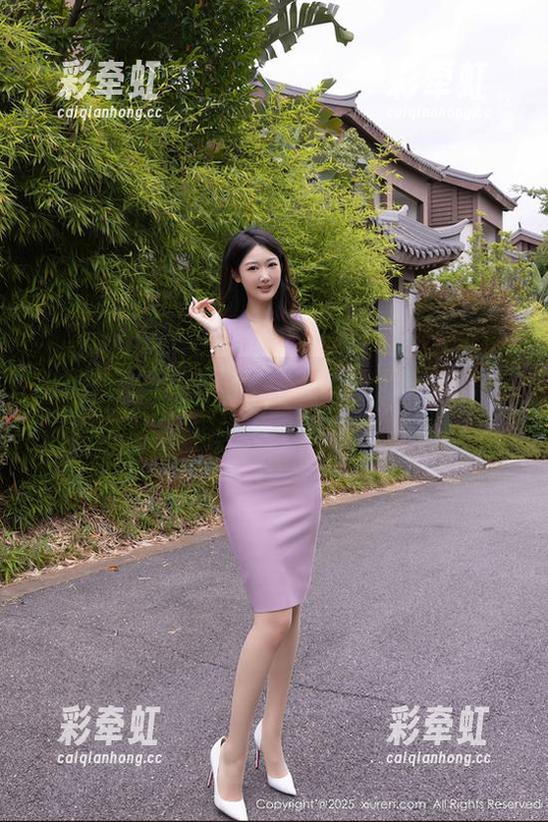Xiuren秀人网-岁小岁 Xiuren秀人网 - 岁小岁的美腿图集,更新后又让我傻眼了!