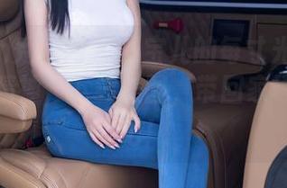 Xiuren秀人网 – 曦宝儿的每寸光影都是御姐的精神，下载美图，带回家琢磨琢磨吧！