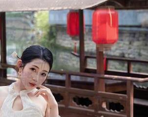 Xiuren秀人网 – 说实话，王俪丁的黑白作品里，图片里的某种抓住了我，偏偏又不太能说清楚的那种感觉。