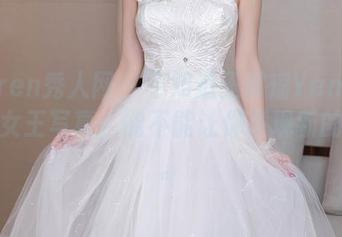 Xiuren秀人网 – 不知道王馨瑶Yanni的在线女王写真，能不能让你发现新的自己。