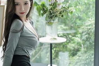 Xiuren秀人网 – 糯美子Mini与旗袍的撞击，图库中的默契互动，让人目不暇接
