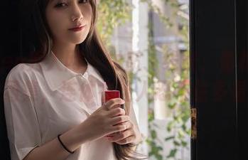 Xiuren秀人网 – 材质、线条、董林越的私房图集，连体衣让人忍不住多看几眼