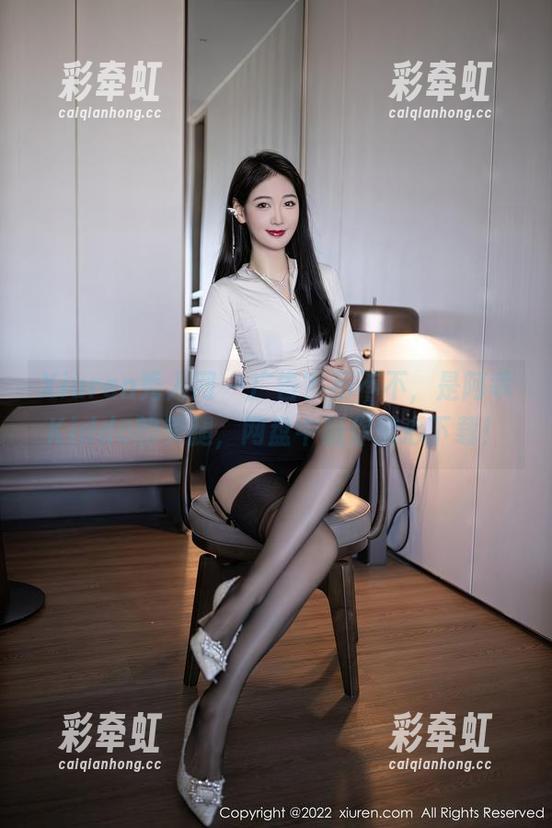 Xiuren秀人网 - 广告？不不不，是阿乖Kiddo的美腿，网盘中随你随心下载！