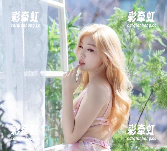 Yebin(전예빈)超低调私房：在一旁默默看祢豆子的那种幸福