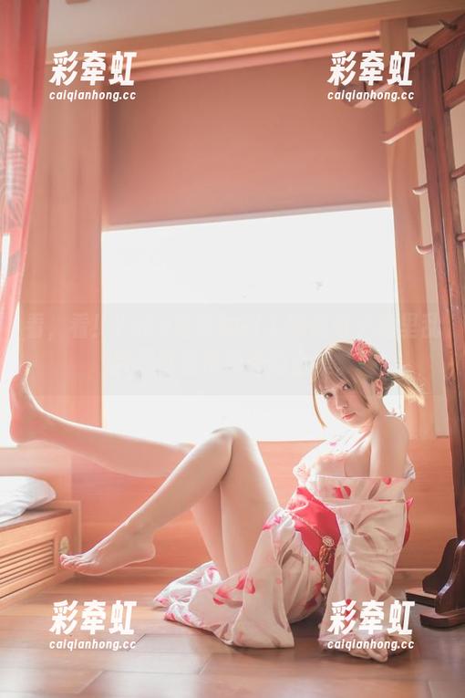 看，看！Yoko宅夏的四个她在电子档里乱撞，真是吊炸天的合集。