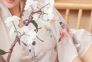 YouMi尤蜜荟 – 合法萝莉的写真集分享，剧情就像拼图，一点大概都不嫌麻烦。