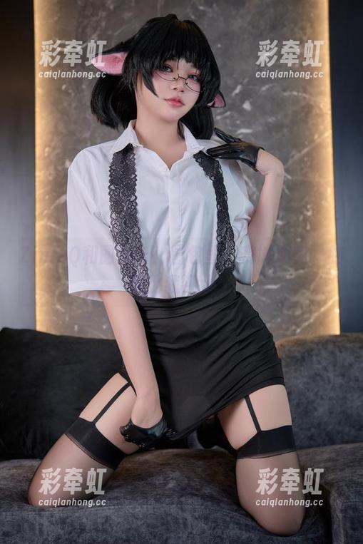 ZinieQ和丽贝卡：图包里的赛博朋克，脑洞比我还大！