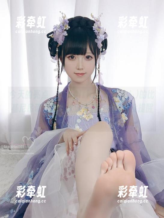 今天的亮点，asagiriai(爱ちゃん)的比基尼吊带。原图火速下载，别说我没提醒你！