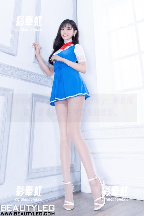beautyleg-Brindy beautyleg - 眼镜和Brindy:何止阅读,更多的是一种瞥见的欲望。