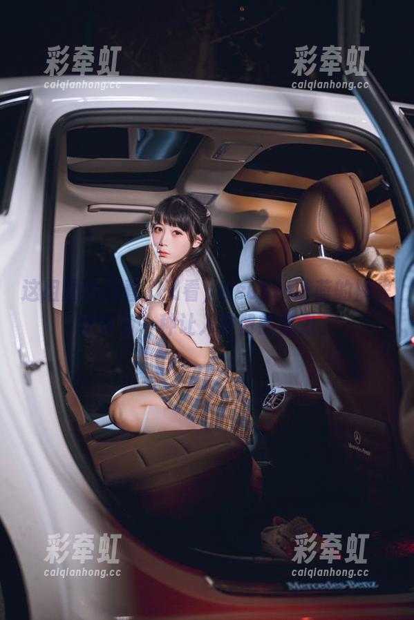 usejan蓝蓝 这组图片我看了又看,usejan蓝蓝的裤里丝真有一种让人停留的魔力。