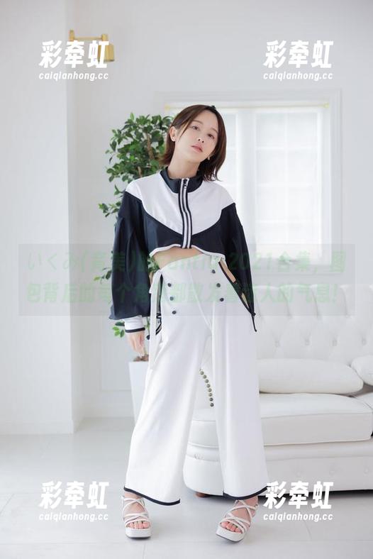 いくみ(育美)的Fantia-2021合集，图包背后的每个角落都散发着迷人的气息！