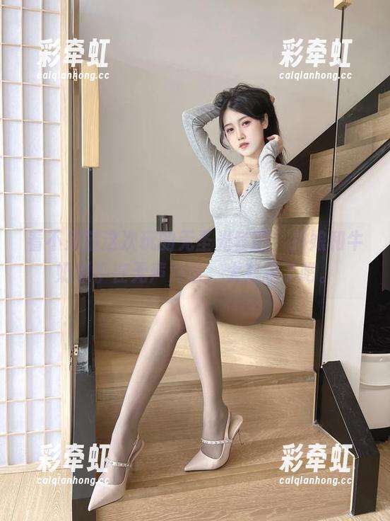 看不呆猫这次玩的无圣光套图，抖娘和牛奶似乎在无声对话，太有趣了吧。
