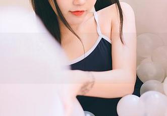 不呆猫的兔女郎写真，这画风…果然独特，下载请自备脑洞。