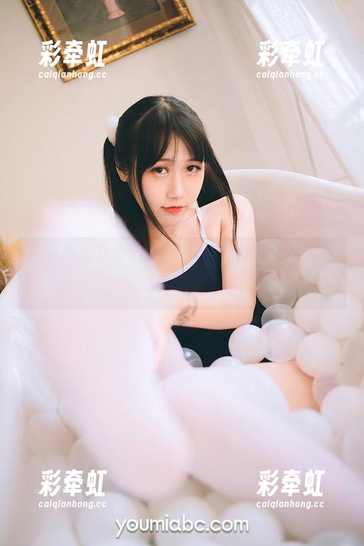 不呆猫的兔女郎写真，这画风…果然独特，下载请自备脑洞。