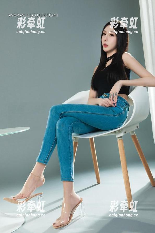丽柜 - 美美大战白裙：谁赢了这场优雅对决？写真集分享！