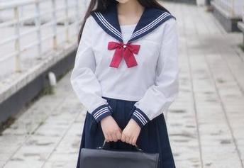 校服白丝美图，兔玩映画给了我多少挑逗想象
