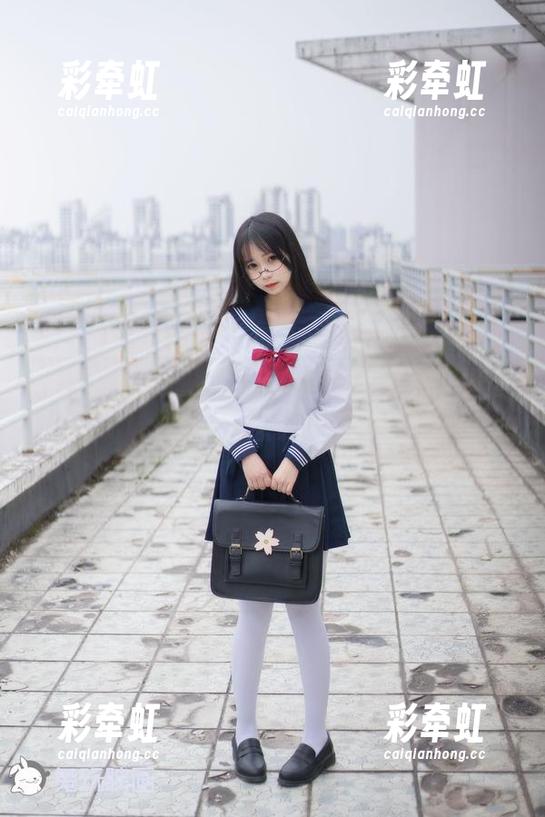 兔玩映画 校服白丝美图,兔玩映画给了我多少挑逗想象