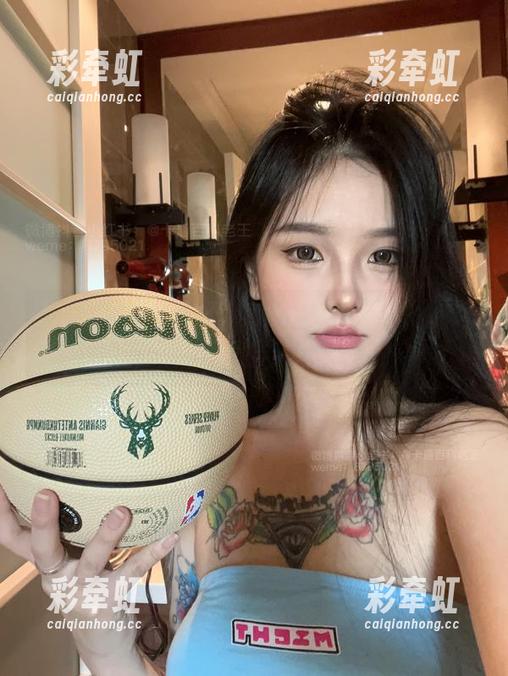 微密圈 - 卡通百科老王的豹纹写真，下载后你可能会想做豹