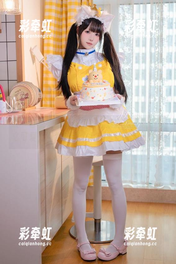 咬一口兔娘 咬一口兔娘的女仆美图合集:表情总是那么可爱,当然扮演个女仆也是毫无压力。