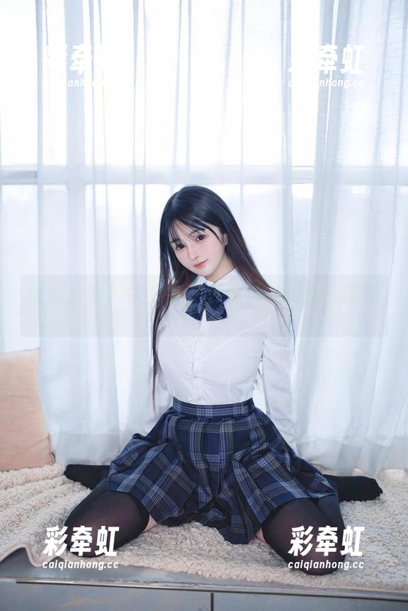 原图欣赏！失眠小宁在裤里的纠结，呵呵。