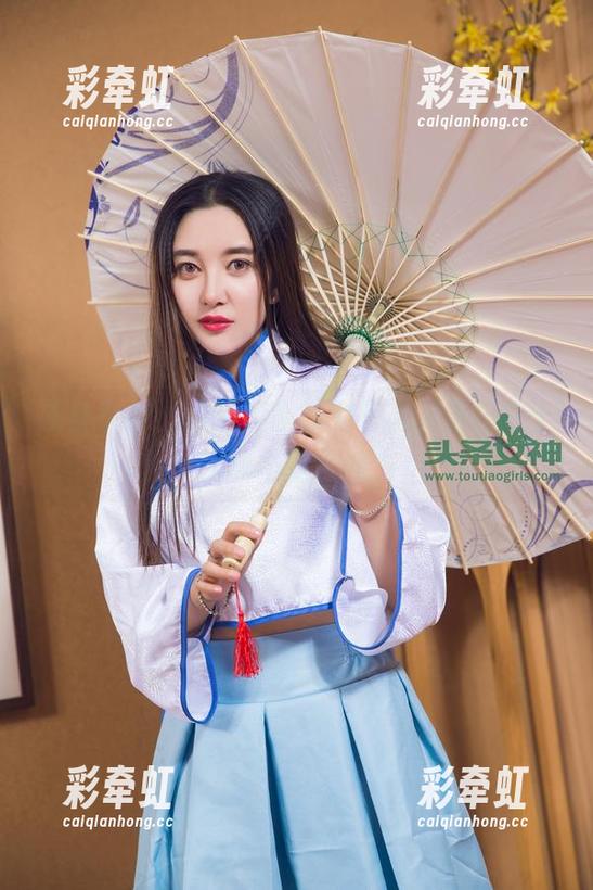 头条女神-索菲娅 头条女神 - 索菲娅的镂空写真,真相在于你敢不敢直视?
