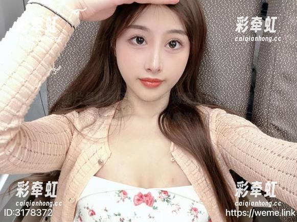 小萌子 微密圈 - 图片里小萌子的粉色萌妹视角合集,有种“我现在就想吃糖”的感觉…。