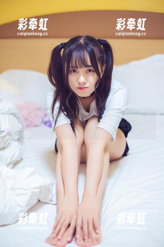 小野妹子w婚纱私拍，资源貌似和我以前看的不太一样…