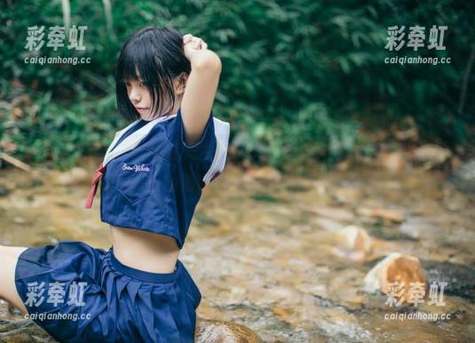 小野妹子w这次的夏天主题，cos真心给力，感觉我也想变成夏日的猫咪在沙滩上翻滚一会儿。