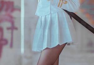 小野妹子w，这金莲旗袍在网盘里可是有她独特的韵味啊。