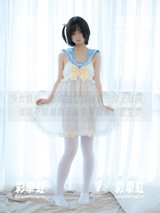 少女秩序-乐栀 少女秩序 - 乐栀的空姐图集:穿上制服,谁说不能翱翔天际今早起床也很空灵