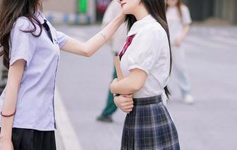 尤蜜荟 – SOLO_尹菲的高跟鞋：美图揭晓，女人的低调奢华