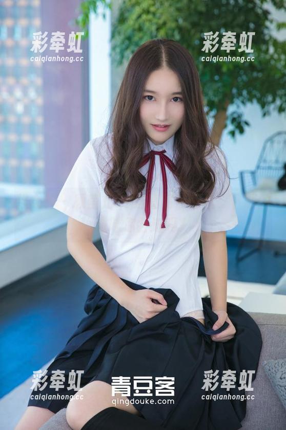 推女神-颖莹儿YY 推女神 - 颖莹儿YY这高清裤里丝,下载的滋味你尝过吗?