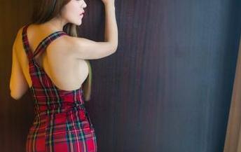 推女郎 – 制服下的冯雨芝，原图里的小细节都不想放过，谁说要低调呢？