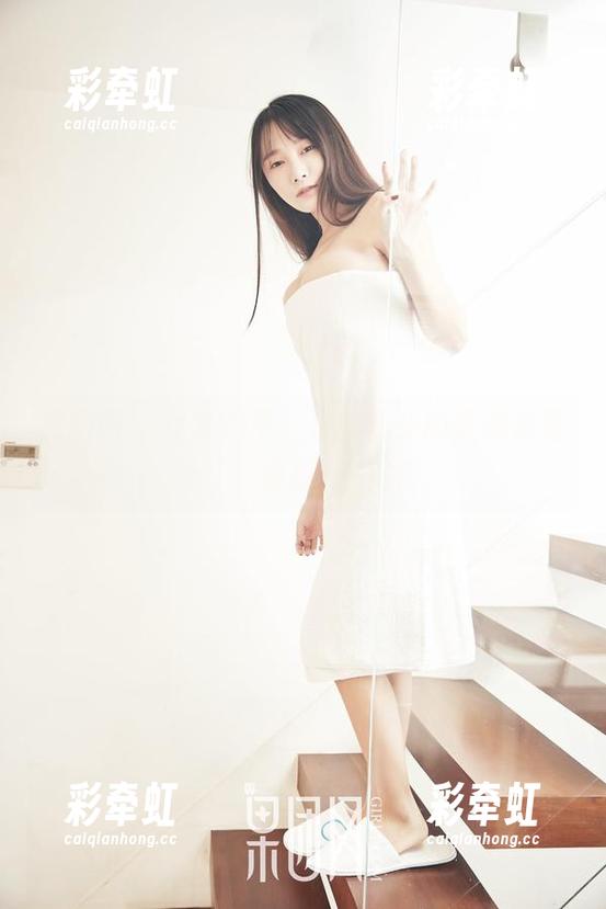 果团网-莫雅淇 果团网 - 女友?不,是无圣光的莫雅淇写真展!