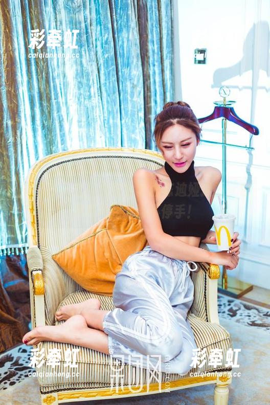 果团网 - 女仆妆容全套由陈迪娅操刀，包你开心到下载不停手！