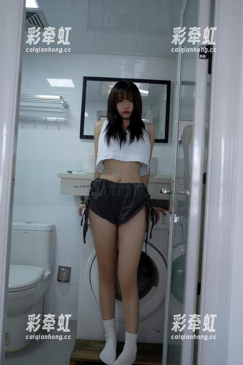 柒柒不可爱的皮衣秀，高清无死角，真是浪费了VLOG的没落时光！