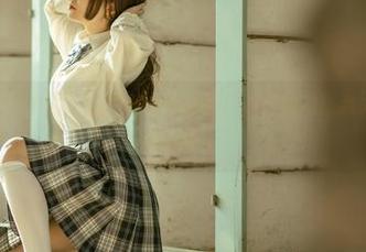 兔女郎的全套作品，桃良阿宅的操作，我只能说比我大学时光还要亮眼。